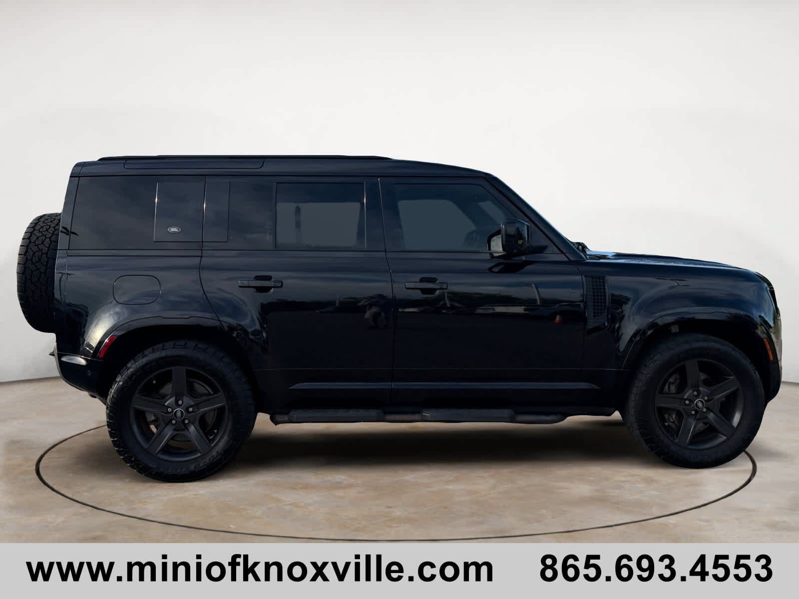 Used 2022 Land Rover Defender 110 X-Dynamic SE AWD/4WD image 2
