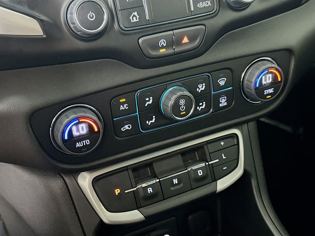 Used 2023 GMC Terrain SLT w/ Tech Package FWD image 27