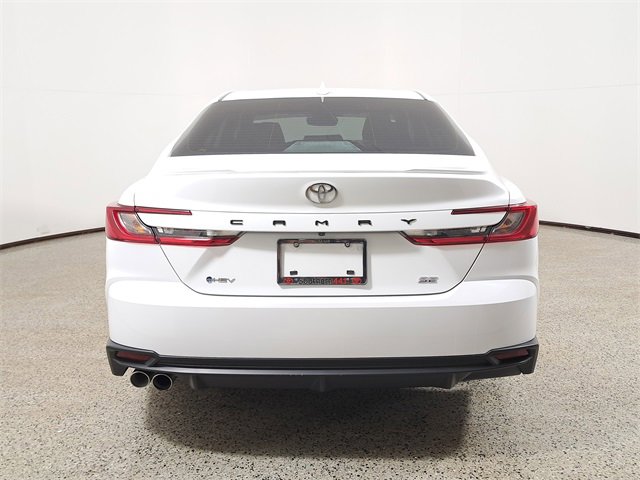 Used 2025 Toyota Camry SE image 6