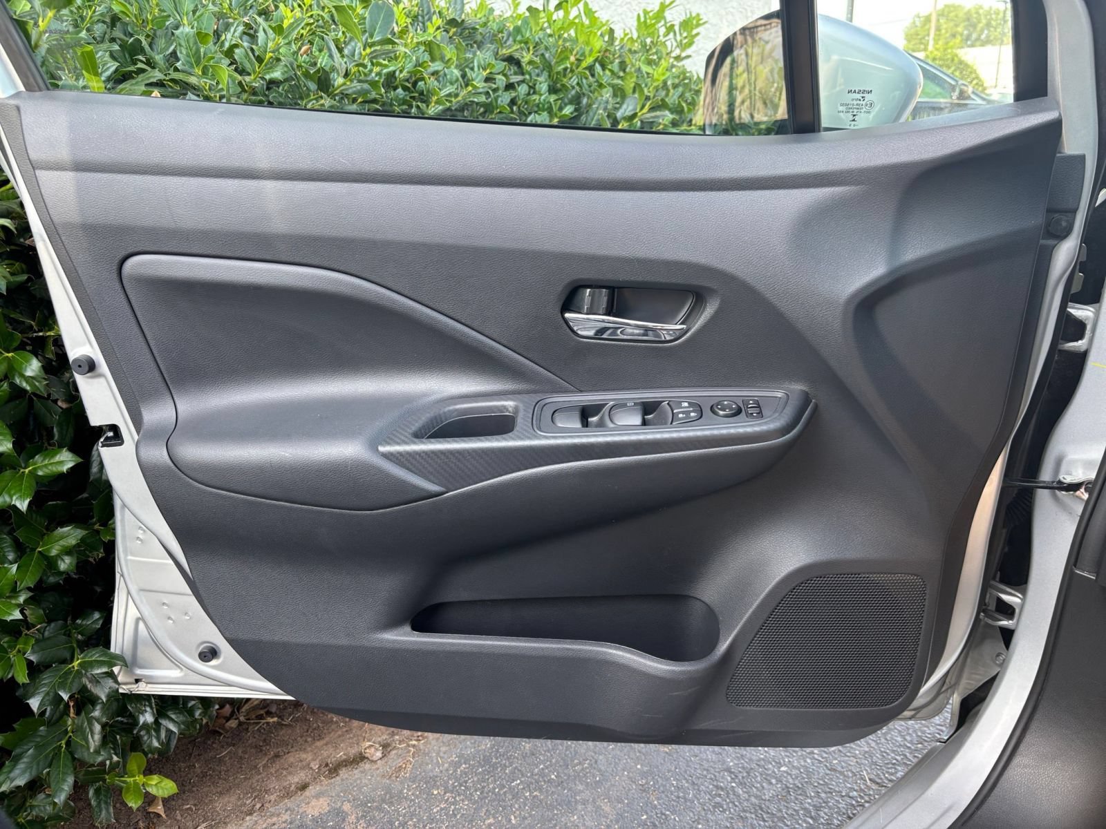 Used 2025 Nissan Versa SV FWD image 18