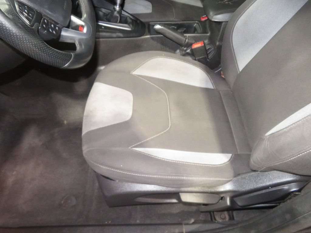 Used 2016 Ford Focus ST FWD image 19