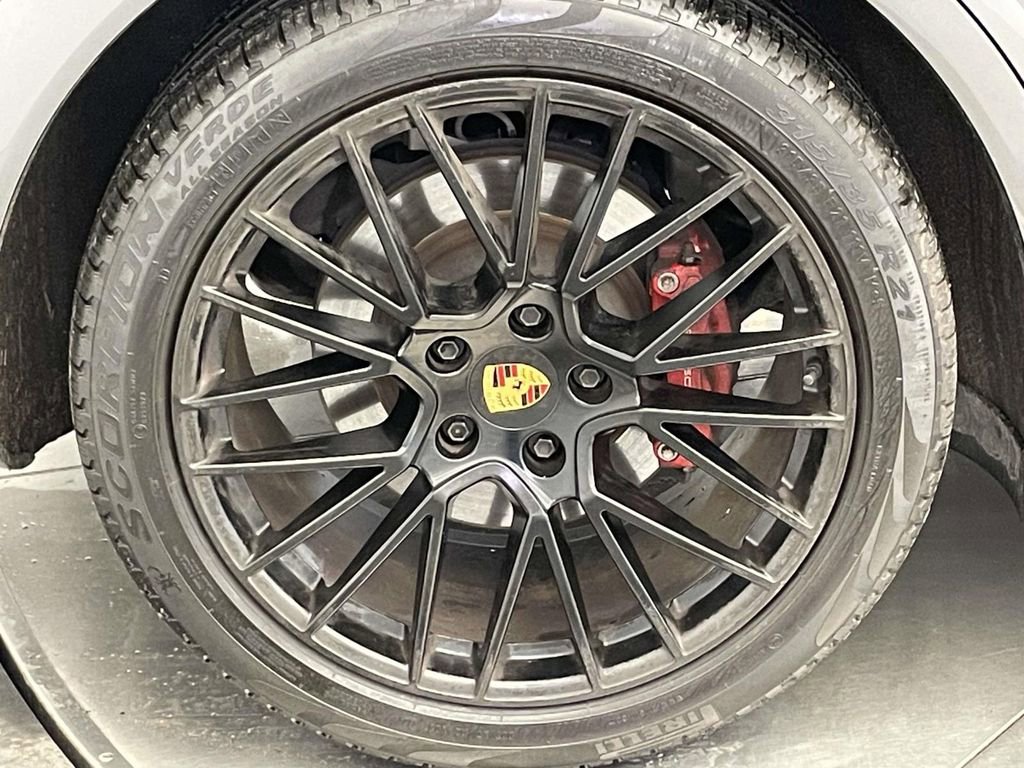 Certified 2023 Porsche Cayenne GTS image 13