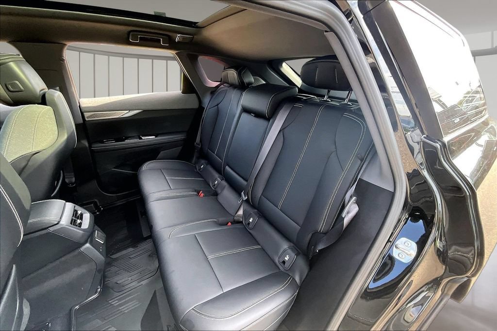 Certified 2025 Cadillac Optiq Sport 1 AWD/4WD image 28