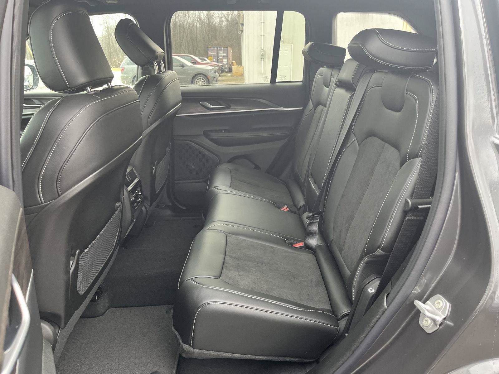 New 2026 Jeep Grand Cherokee Altitude AWD/4WD image 30