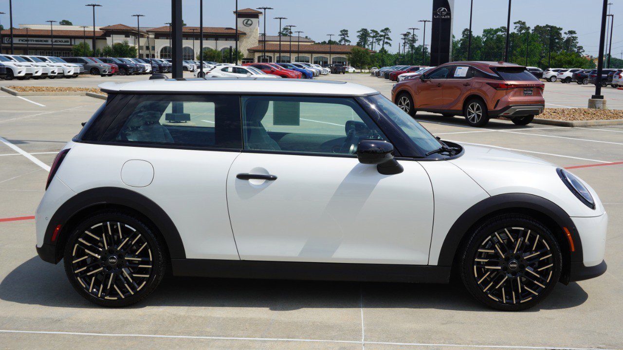 Used 2025 MINI Cooper S FWD image 4