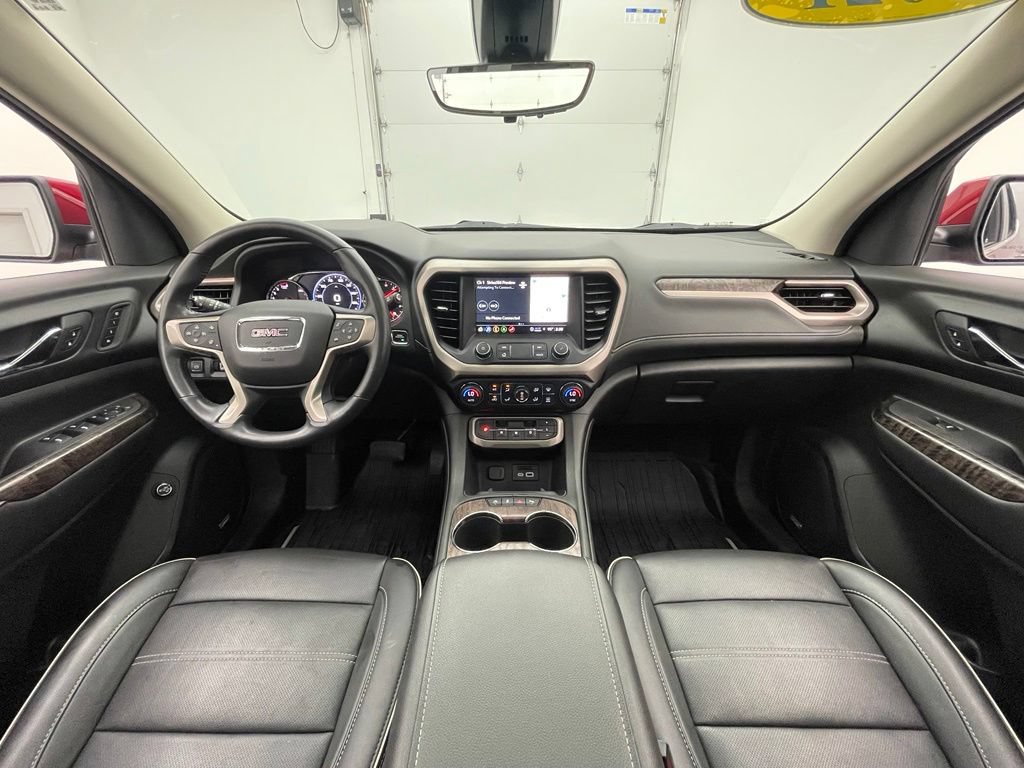 Used 2021 GMC Acadia Denali w/ Denali Technology Package FWD image 3