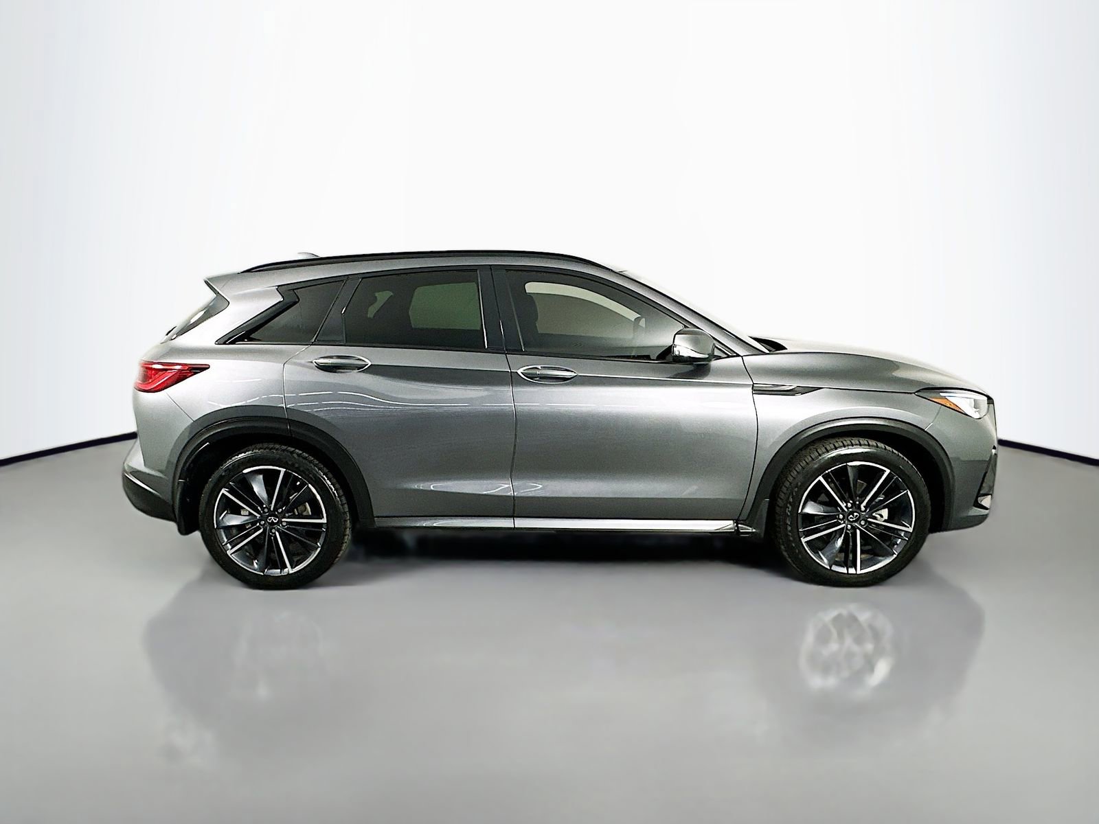 Used 2023 INFINITI QX50 Sport image 8