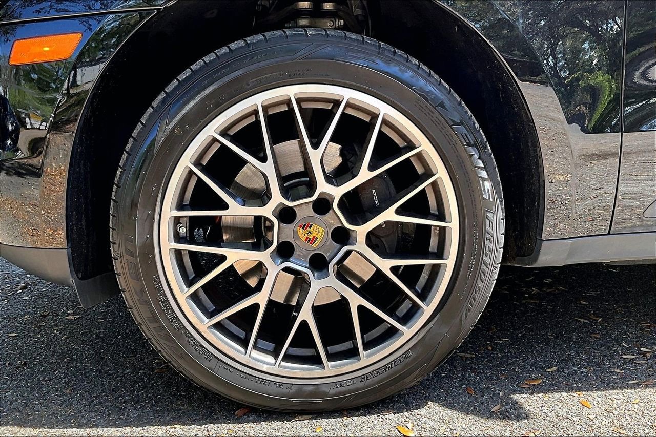 Used 2018 Porsche Macan Sport Edition image 32