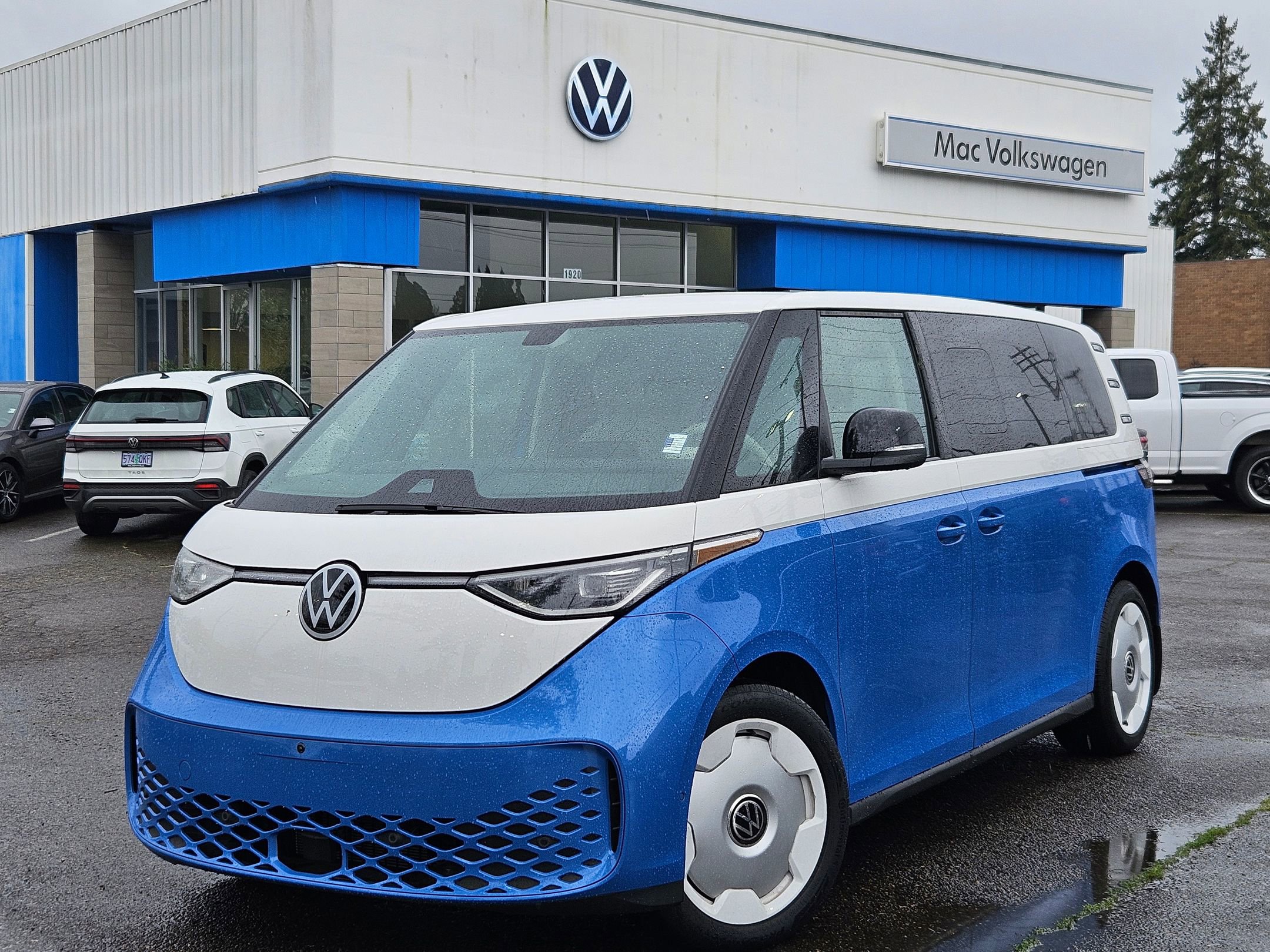 New 2025 Volkswagen ID. Buzz 1st Edition AWD/4WD image 1
