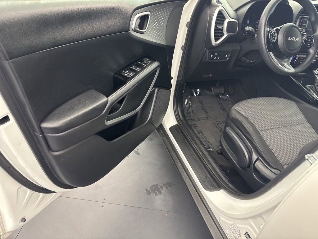 Used 2022 Kia Soul LX w/ Technology Package FWD image 29
