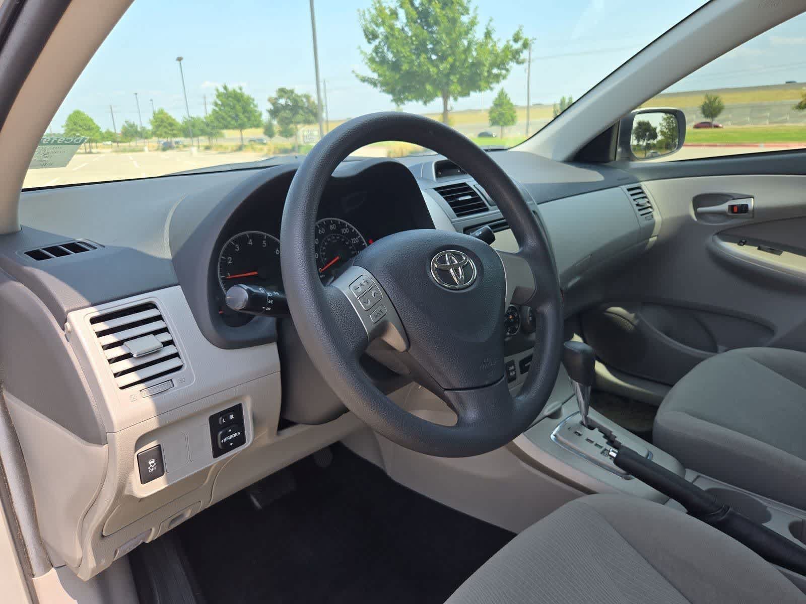 Used 2013 Toyota Corolla LE FWD video 2
