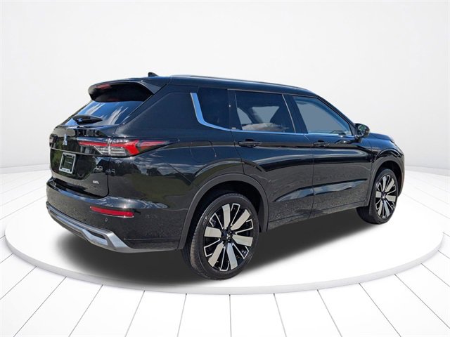 New 2025 Mitsubishi Outlander SEL image 3