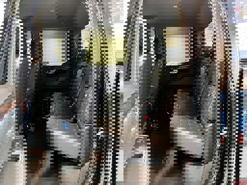 Used 2024 GMC Sierra 1500 SLT image 16