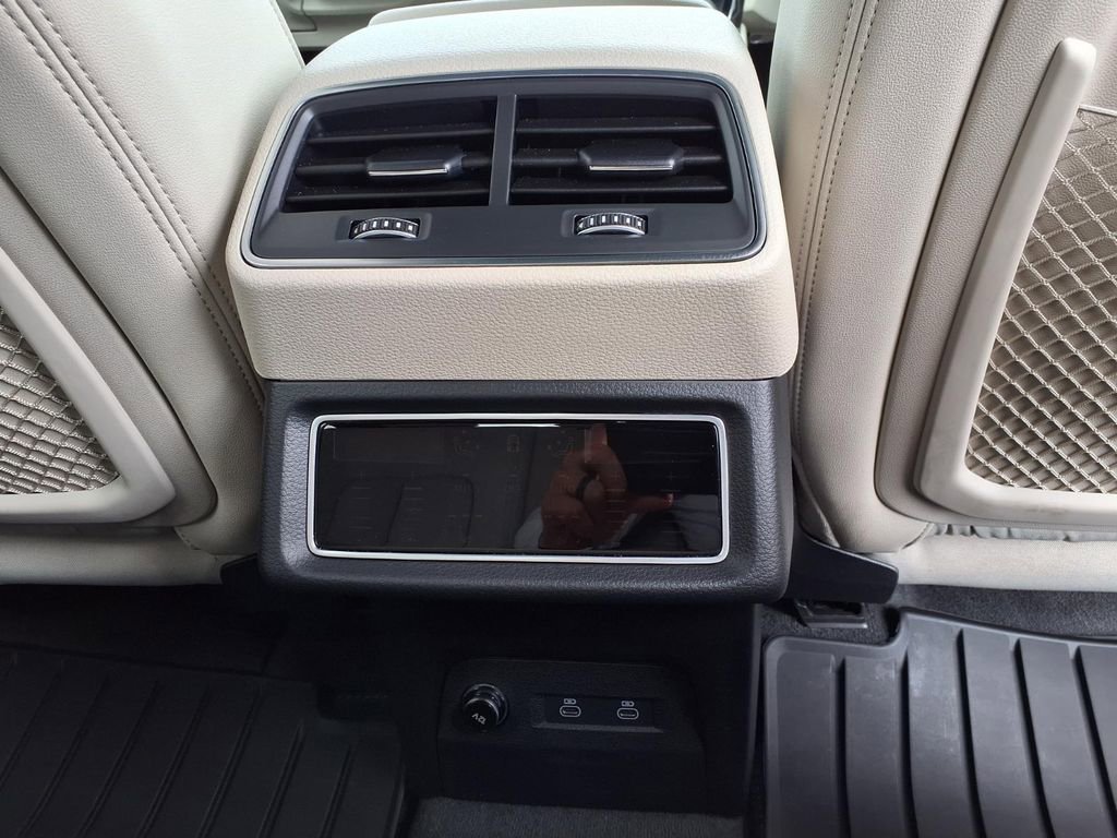 Used 2024 Audi Q8 e-tron Premium Plus w/ Premium Plus Package AWD/4WD image 17