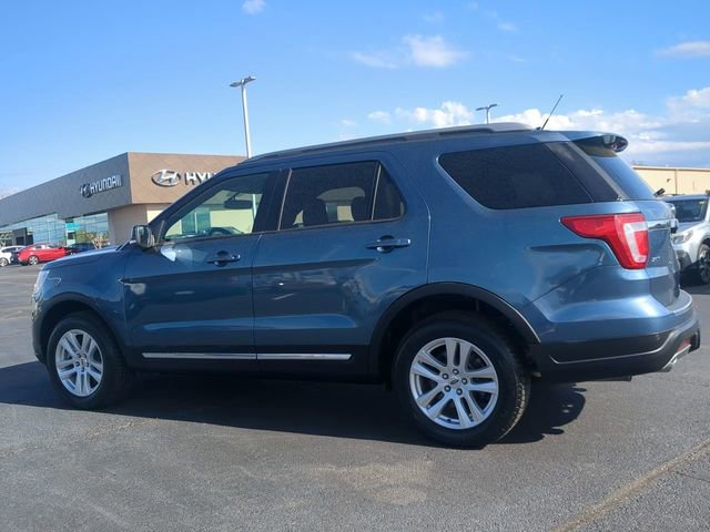 Used 2018 Ford Explorer XLT w/ Equipment Group 202A image 6