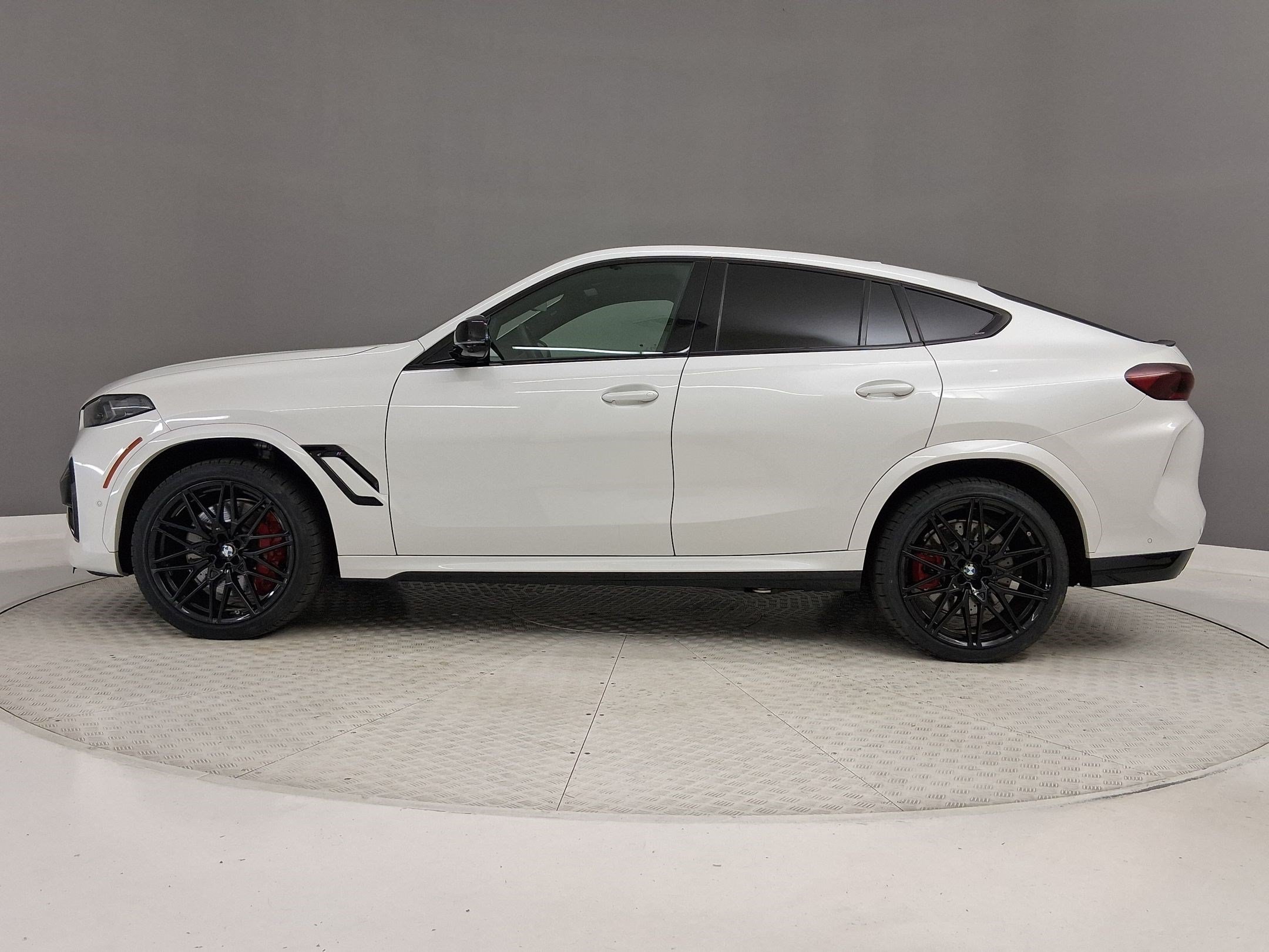 Used 2024 BMW X6 M Competition w/ Executive Package AWD/4WD image 2
