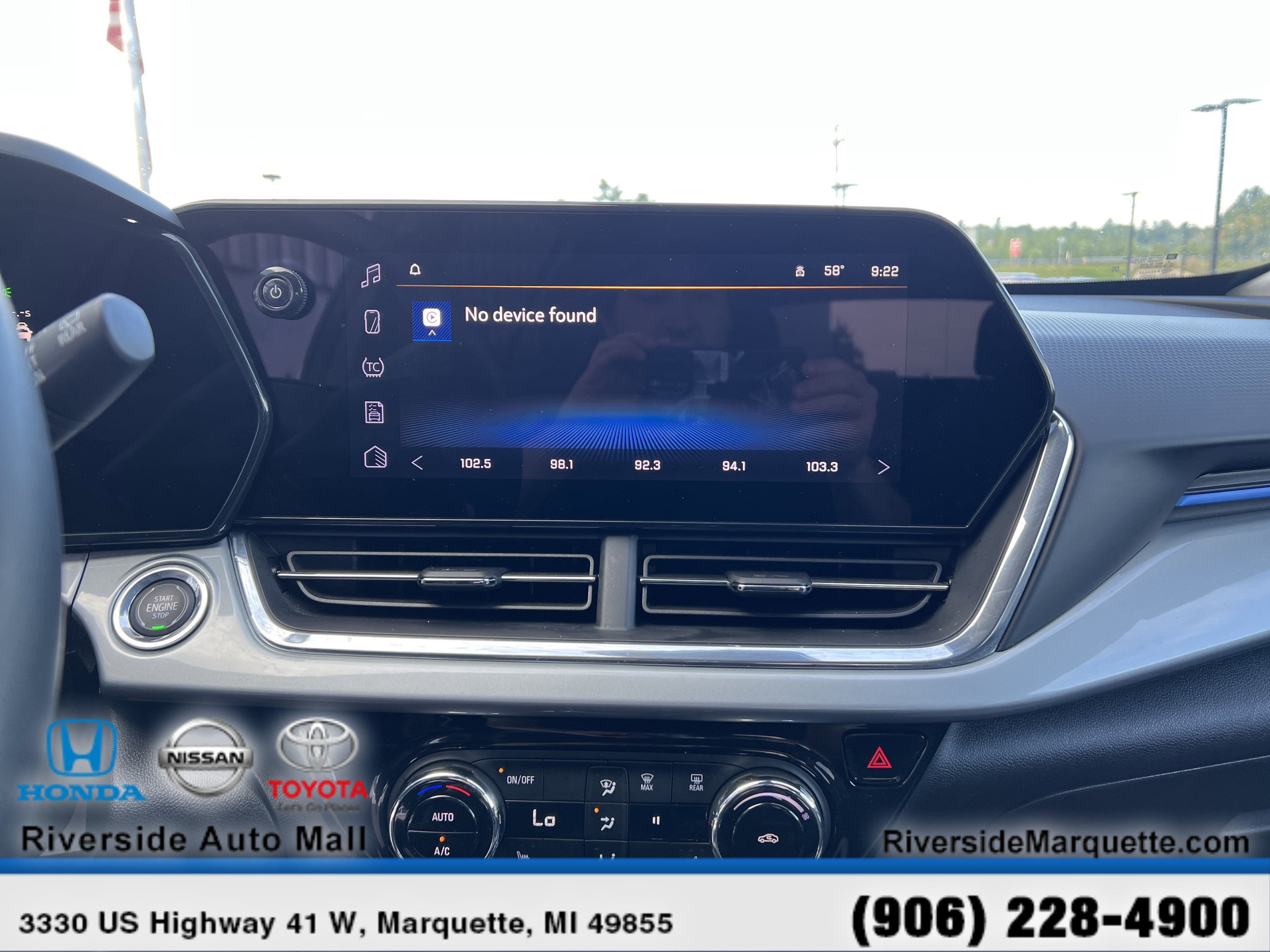 Used 2024 Chevrolet Trax LT w/ LT Convenience Package image 17