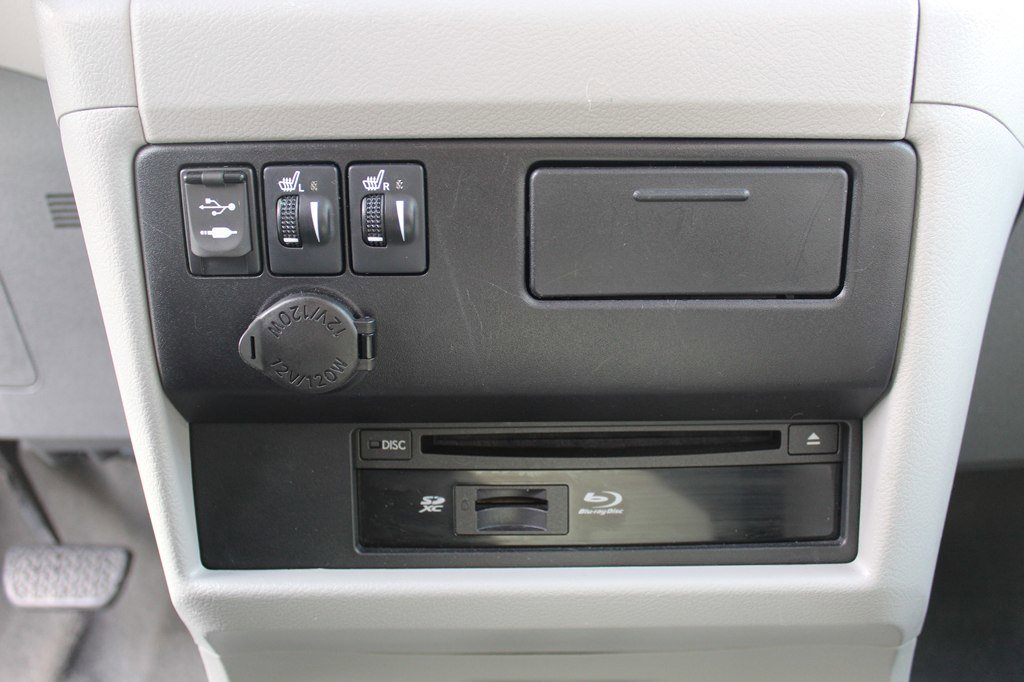 Used 2015 Toyota Sienna XLE Premium AWD/4WD image 16