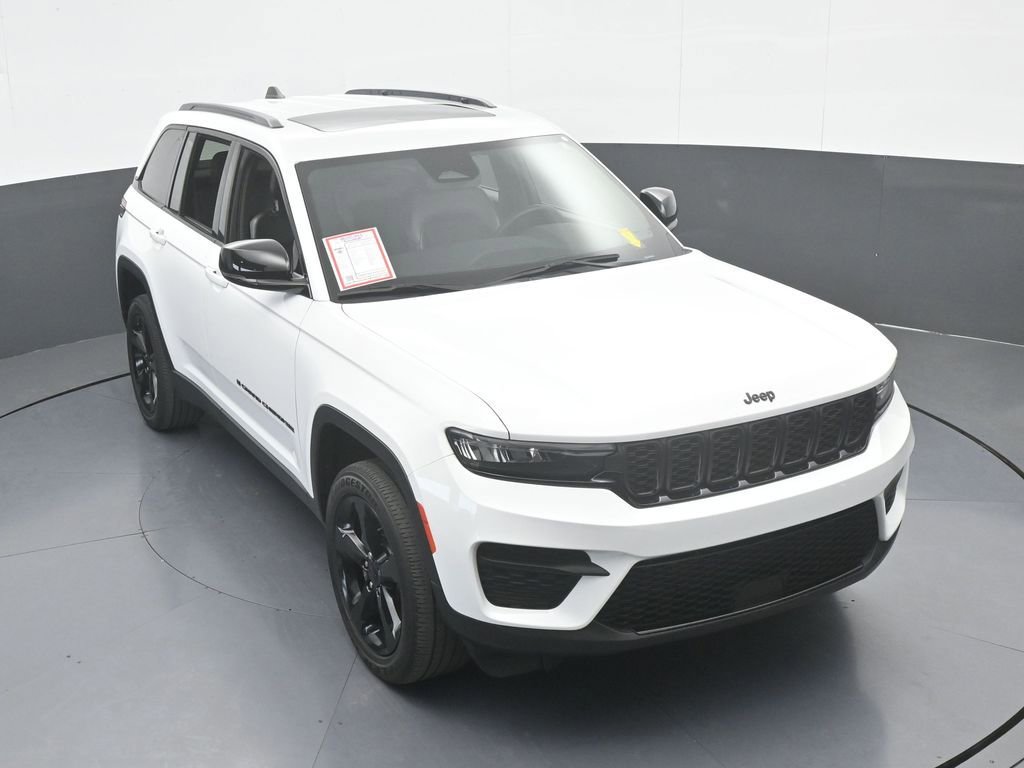 Used 2023 Jeep Grand Cherokee Altitude image 18