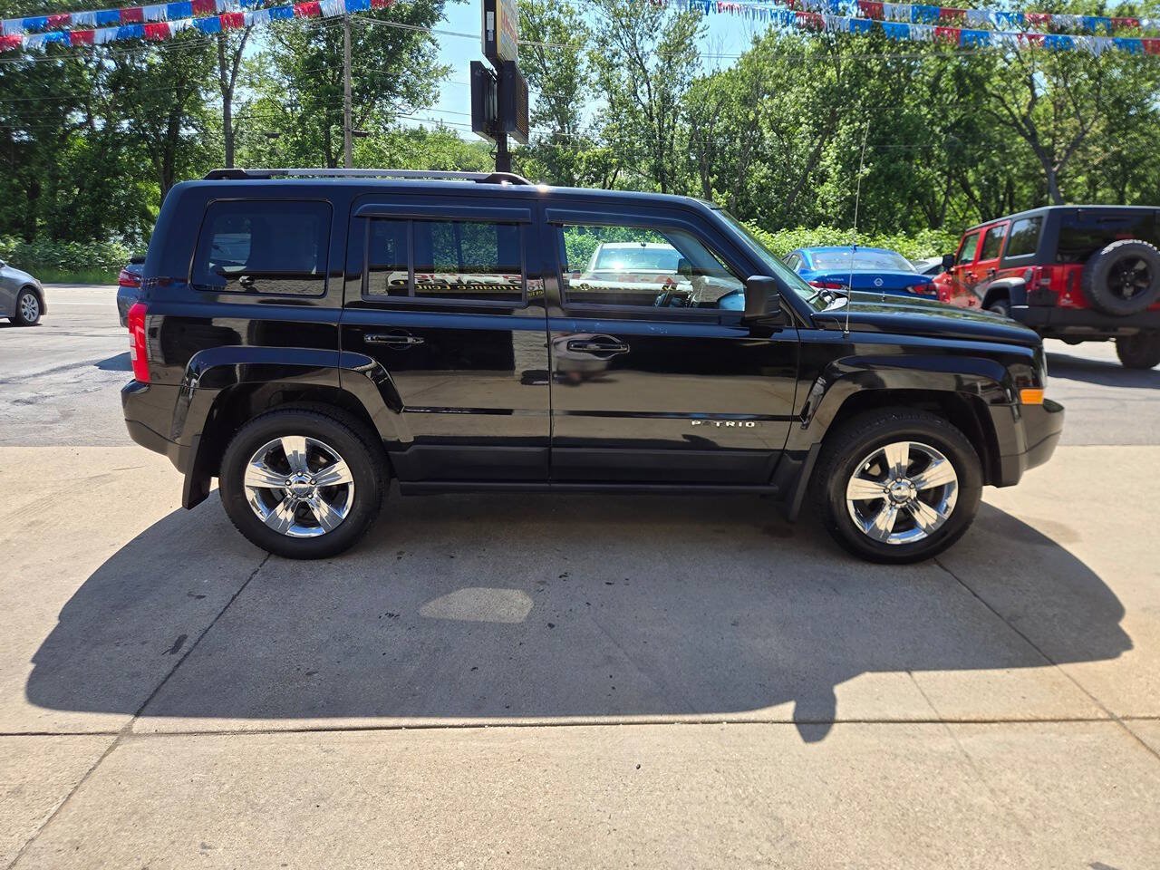 Used 2012 Jeep Patriot Limited w/ Sun/Sound Group AWD/4WD image 8