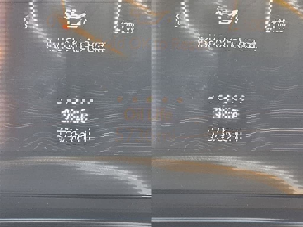 Used 2025 Jeep Grand Cherokee Limited w/ Black Appearance Package image 12