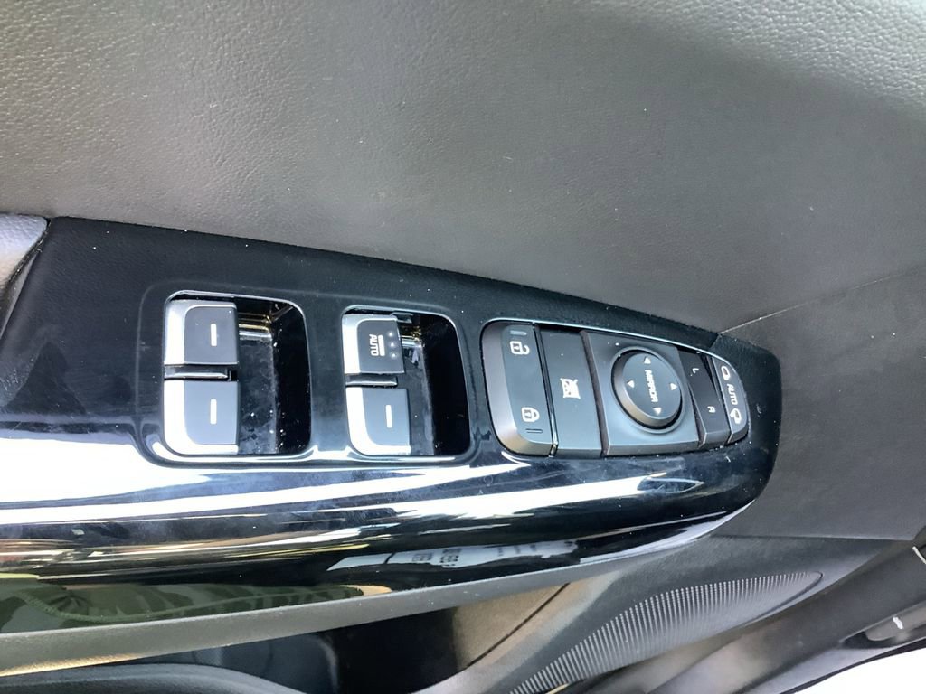 Used 2022 Kia Sportage Nightfall Edition w/ Nighfall AWD Premium Package image 18