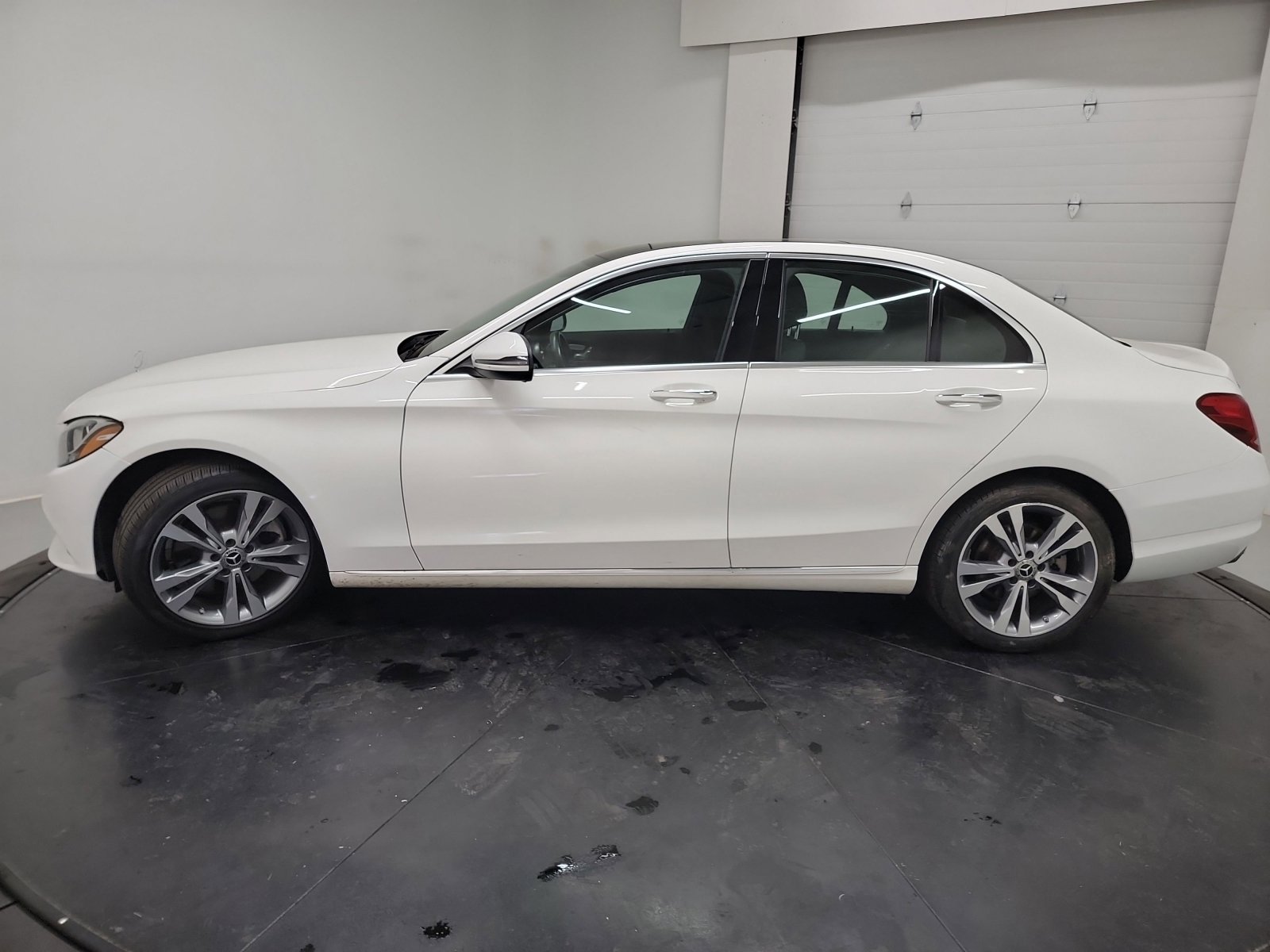 Used 2018 Mercedes-Benz C 300 4MATIC Sedan image 4