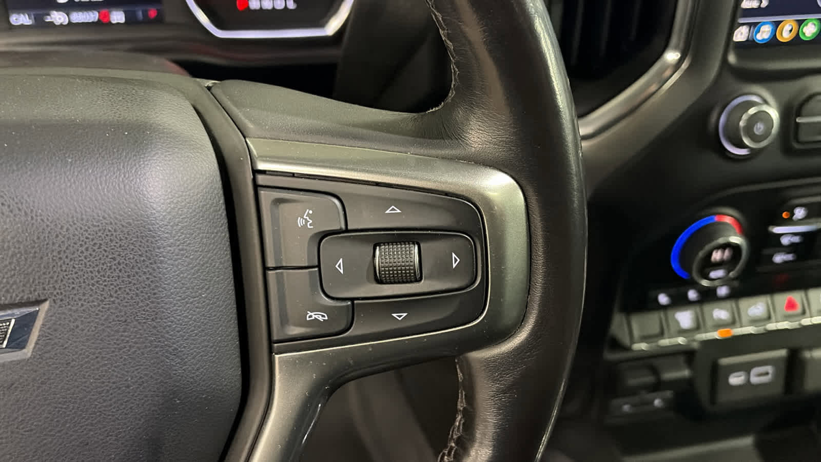 Used 2022 Chevrolet Silverado 2500 LTZ w/ LTZ Plus Package image 12