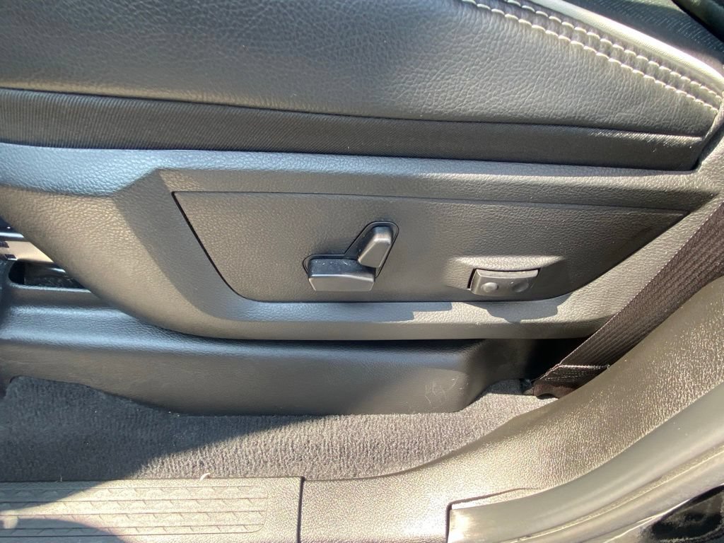 Used 2025 RAM 3500 Laramie AWD/4WD image 10