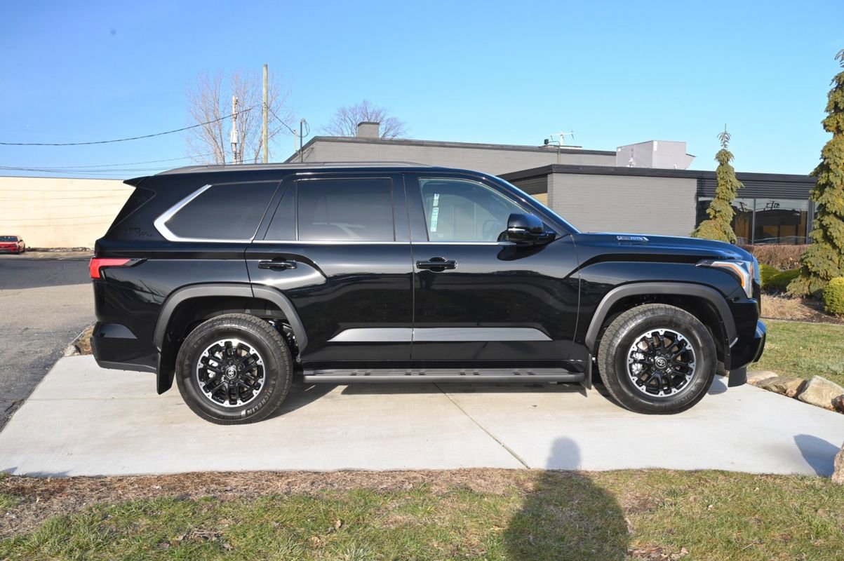 Used 2026 Toyota Sequoia 4WD image 4