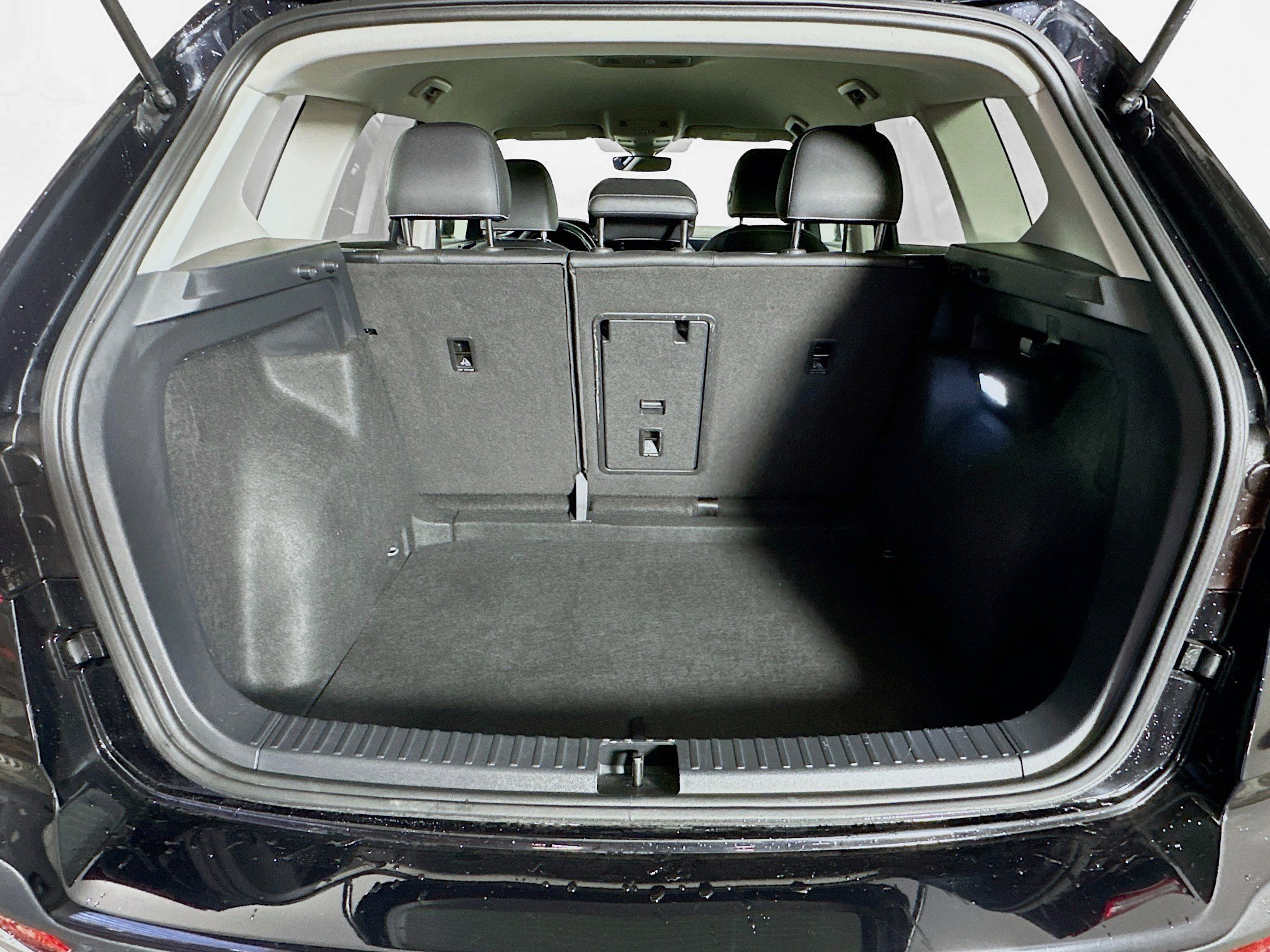 Used 2024 Volkswagen Taos SE image 27