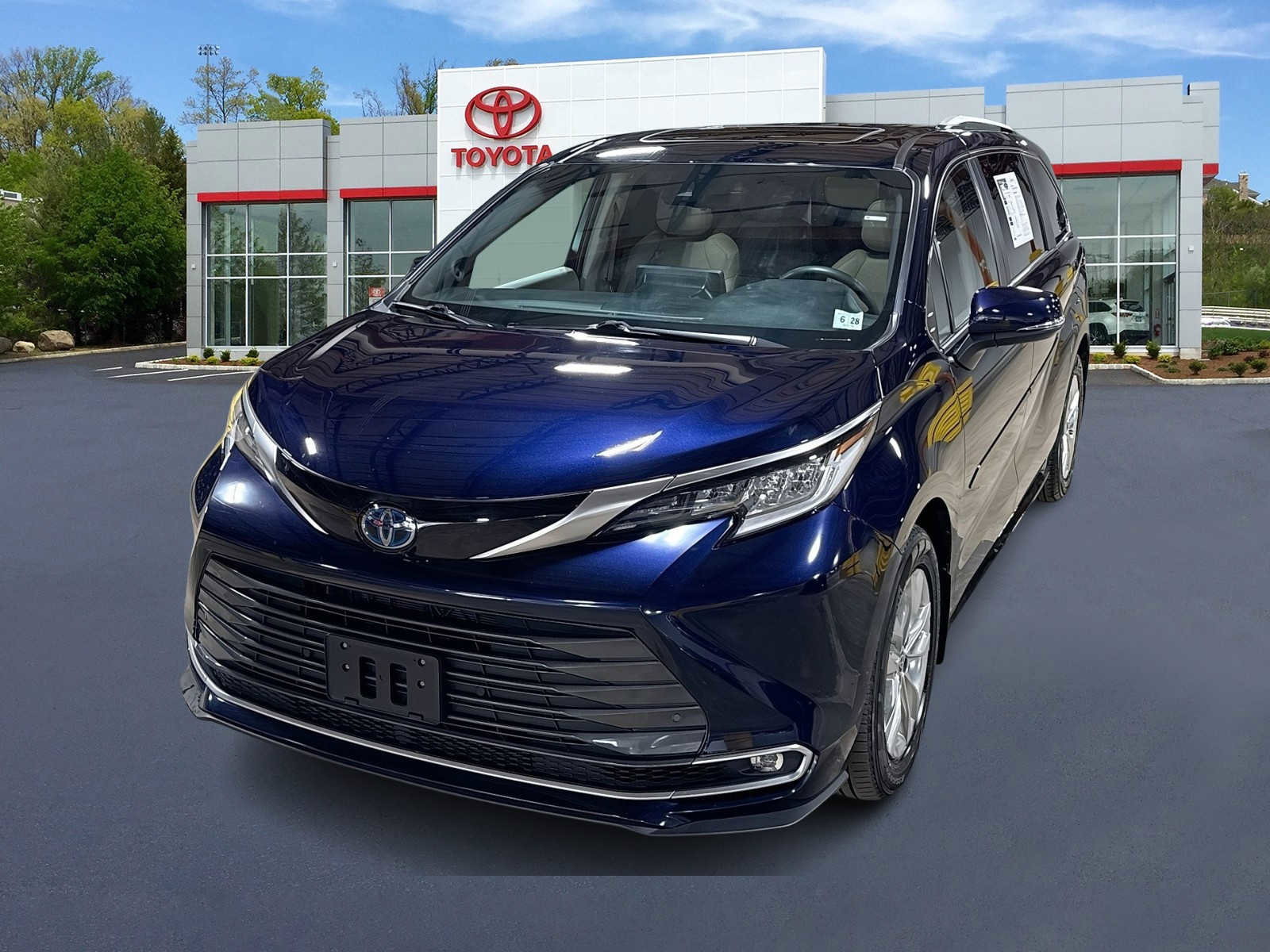 Used 2023 Toyota Sienna Limited w/ Protection Package (TMS)