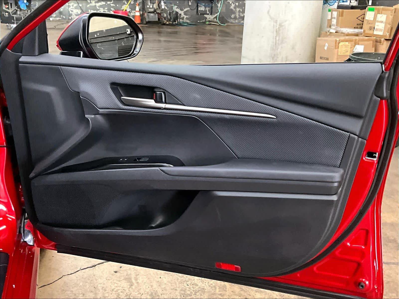 Used 2025 Toyota Camry SE w/ Convenience Package FWD image 27
