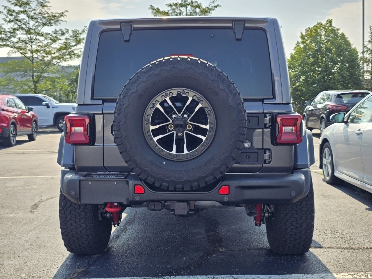 Used 2025 Jeep Wrangler Unlimited Rubicon AWD/4WD image 6