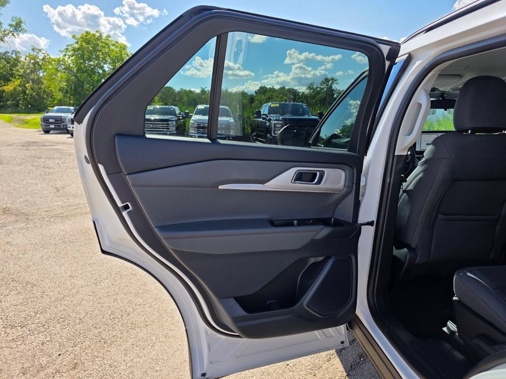 New 2025 Ford Explorer Active AWD/4WD image 17