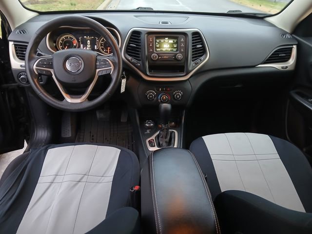 Used 2016 Jeep Cherokee Sport image 37