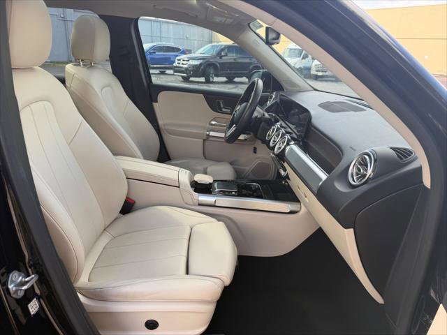 Used 2021 Mercedes-Benz GLB 250 w/ Premium Package image 21