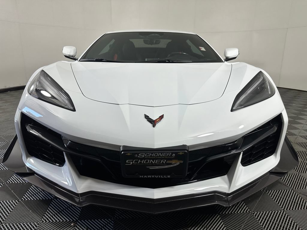 Used 2024 Chevrolet Corvette Z06 w/ Z07 Performance Package RWD image 8