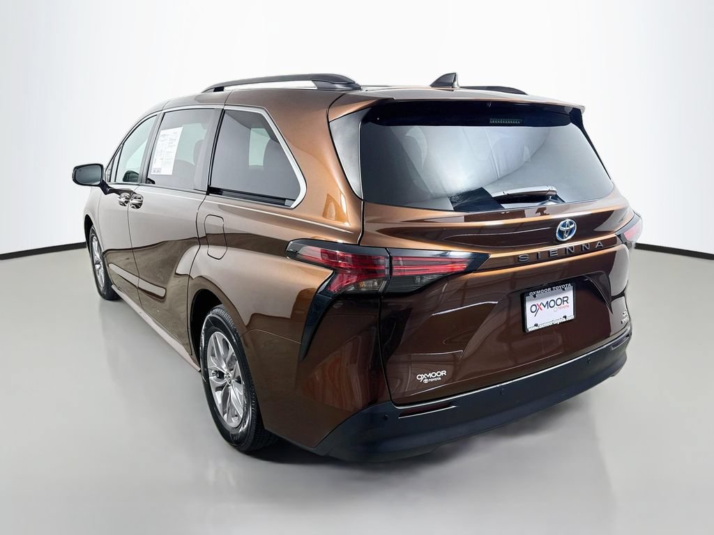 Used 2022 Toyota Sienna XLE FWD image 5