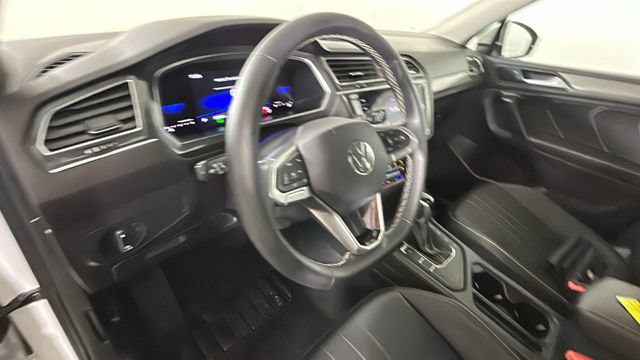 Used 2023 Volkswagen Tiguan SE FWD image 14
