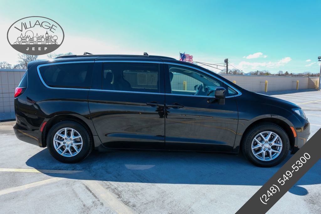 Used 2020 Chrysler Voyager Lxi FWD image 2
