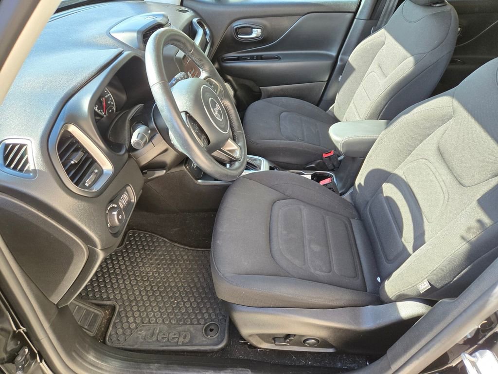 Used 2022 Jeep Renegade Latitude w/ Convenience Group image 6