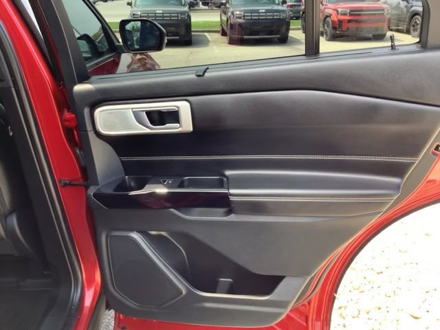 Used 2021 Ford Explorer ST w/ Equipment Group 401A AWD/4WD image 18