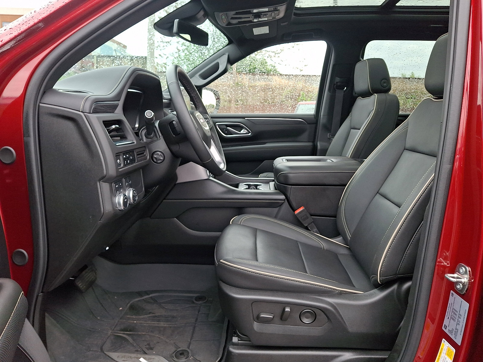 Certified 2024 GMC Yukon XL SLT w/ SLT Premium Package AWD/4WD image 14