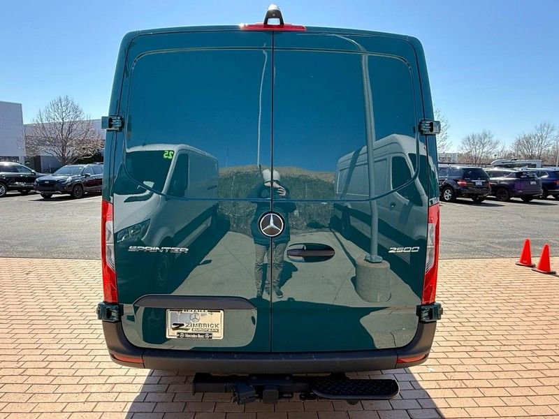 Used 2025 Mercedes-Benz Sprinter 2500 image 4