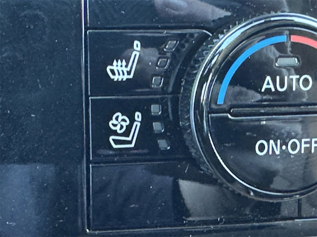 New 2025 Nissan Pathfinder Platinum w/ Black Appearance Package image 27