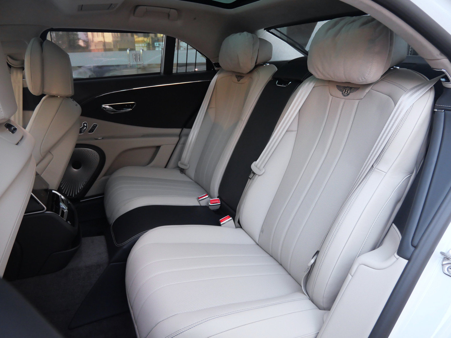 New 2026 Bentley Flying Spur V8 AWD/4WD image 22