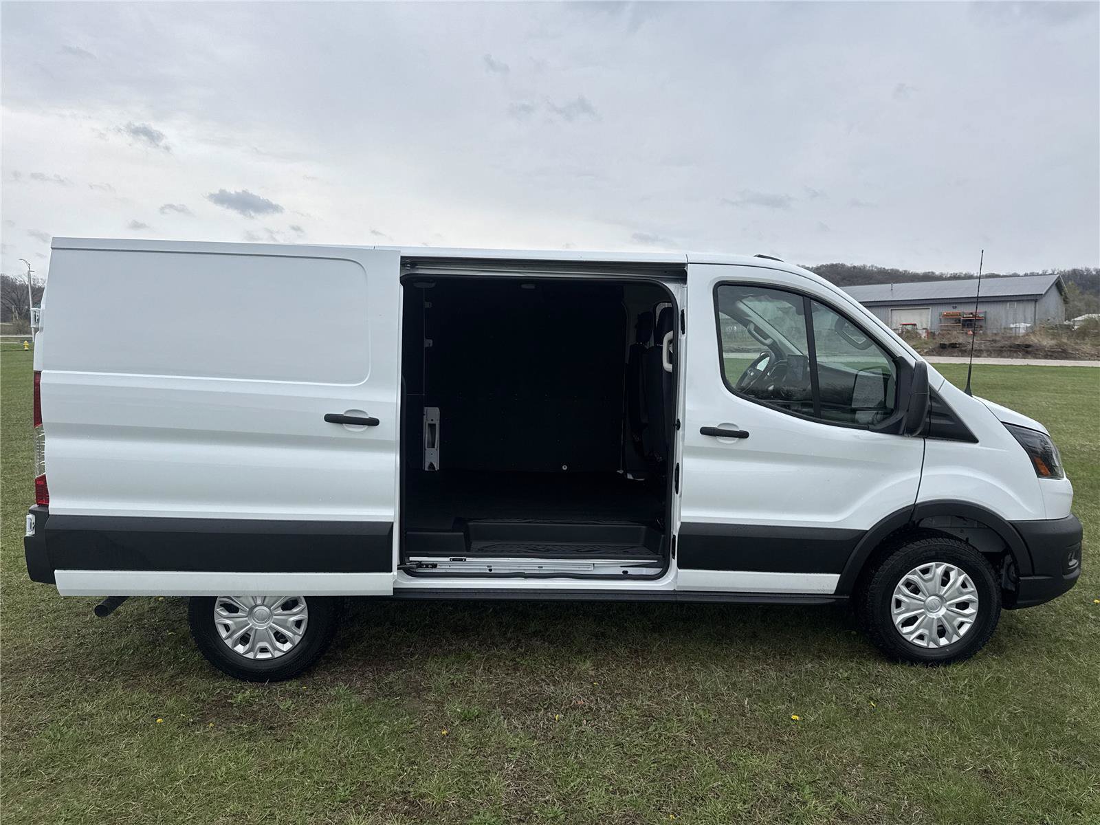 New 2026 Ford Transit 250 Low Roof w/ Exterior Upgrade Package RWD image 7