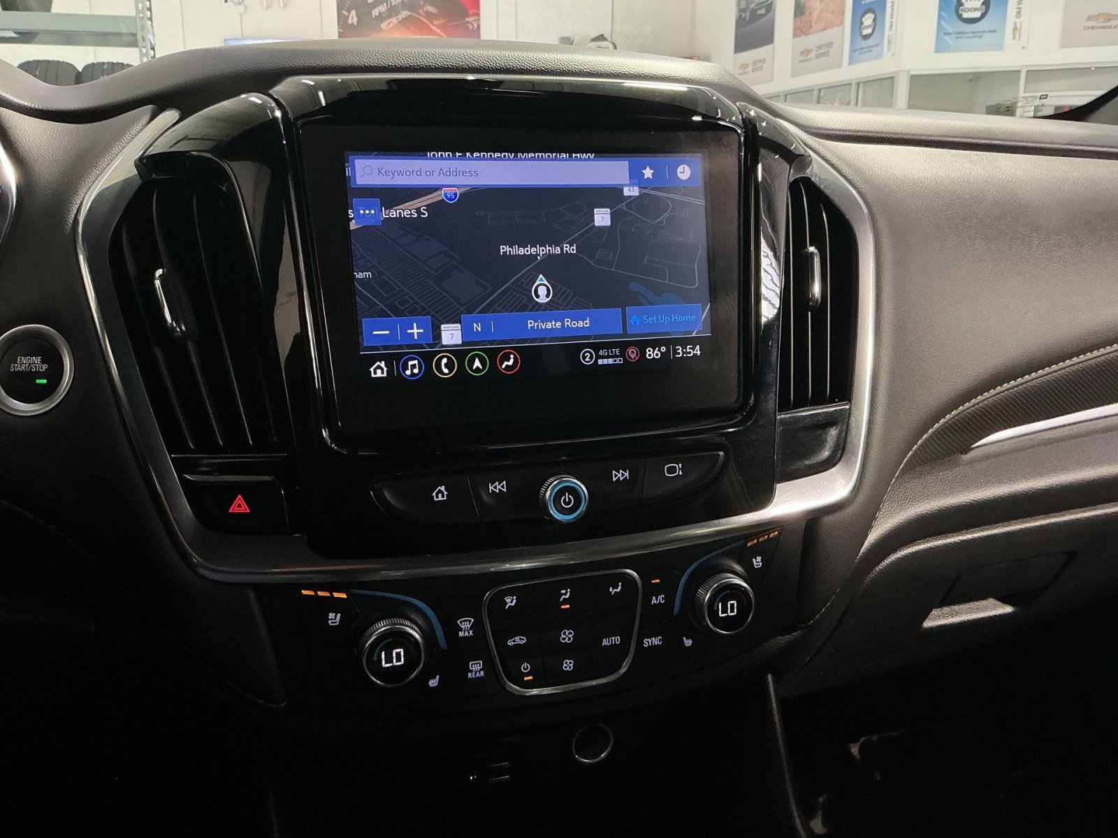 Used 2023 Chevrolet Traverse Premier AWD/4WD image 21