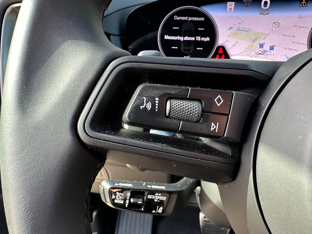 Used 2025 Porsche Cayenne S image 17